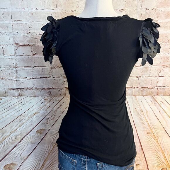 Kardashian Kollection flutter leaves t shirt - Picture 4 of 4